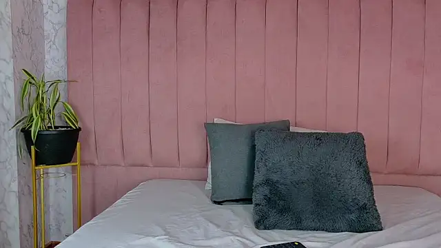scarlhettbrown's live room