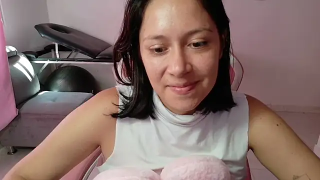 MommyMiaWs webcam