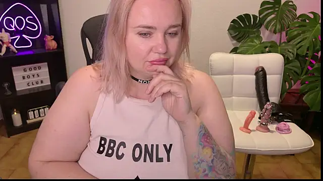 MargotGrey webcam