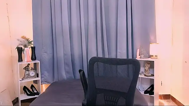 Mimi_Mckinley webcam