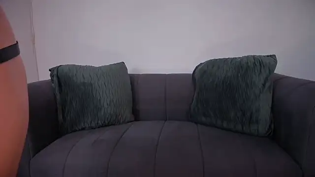 CleoEmberr_