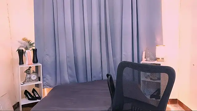 Mimi_Mckinley webcam