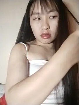 Cherry-squirtt live cam on StripChat