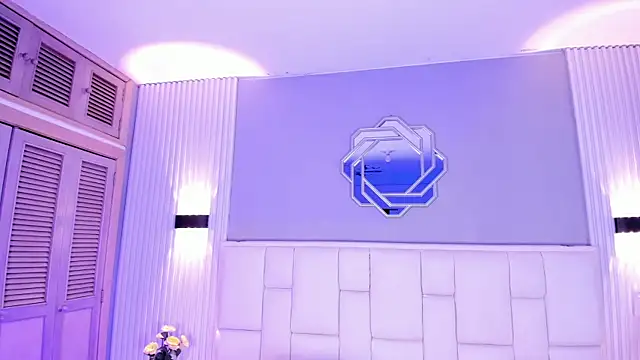 NanaOsaky webcam