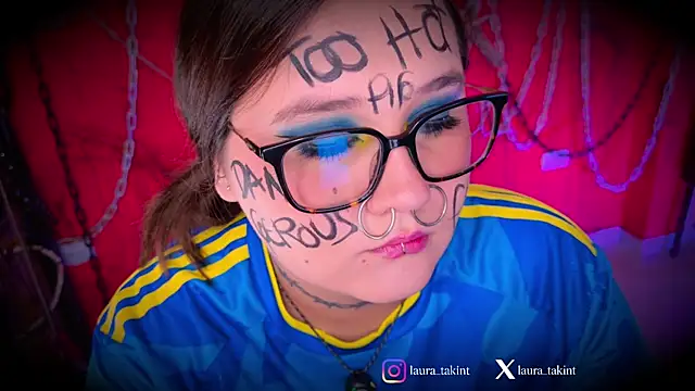 Laura_takint webcam
