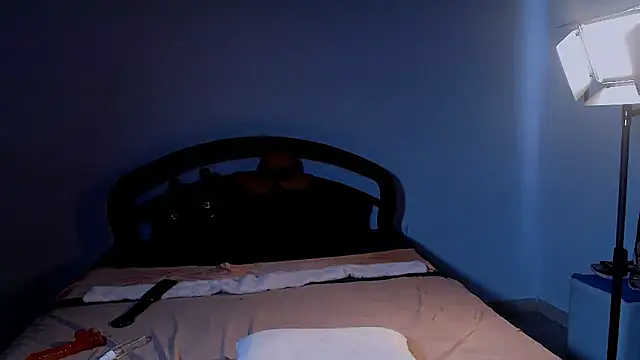 andreabigboobs23 (F young) - blow job