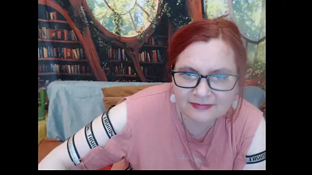 PlayfullMature webcam