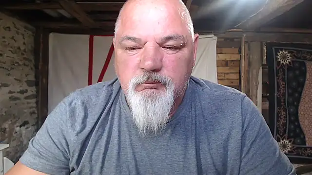 Newfiesausage1972 webcam
