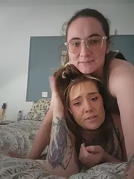 AndHerXO webcam