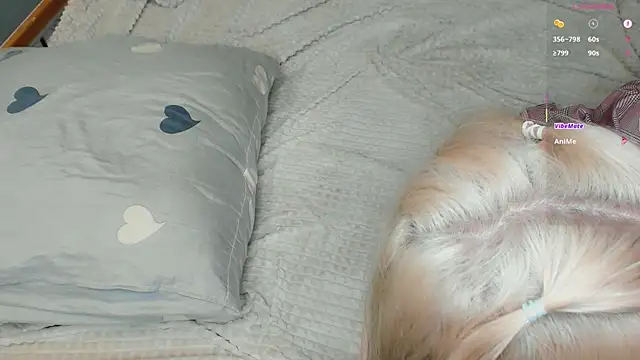 pocketdollx (F teen) - Suck two fingers