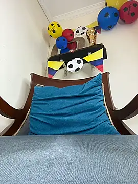 LilaRvsh webcam