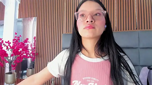 sophiiecalloway1 (F young) - Slap pussy