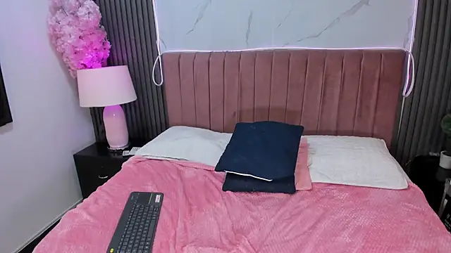 Madison_Noir webcam