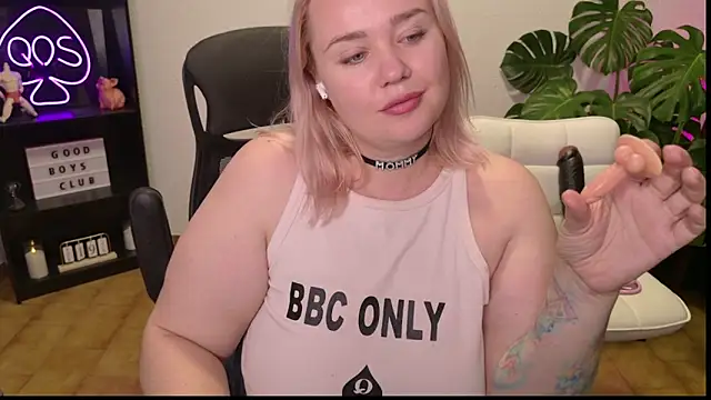 MargotGrey webcam