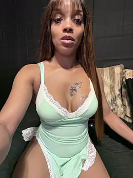 Rakiyahcharms webcam
