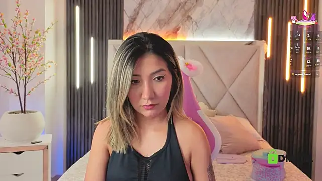 Happy_tits webcam
