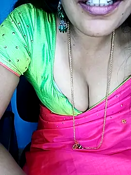 deepa_kannadatelugu (F milf) - Pusssy oil massage