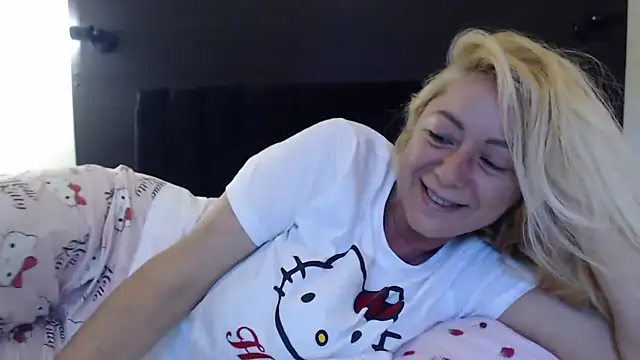 _karolynesyera_ webcam