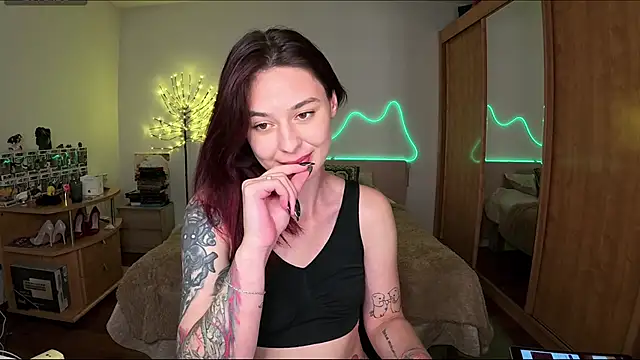 CamomileLil webcam