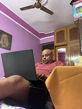 Dick_6inches_Delhi webcam