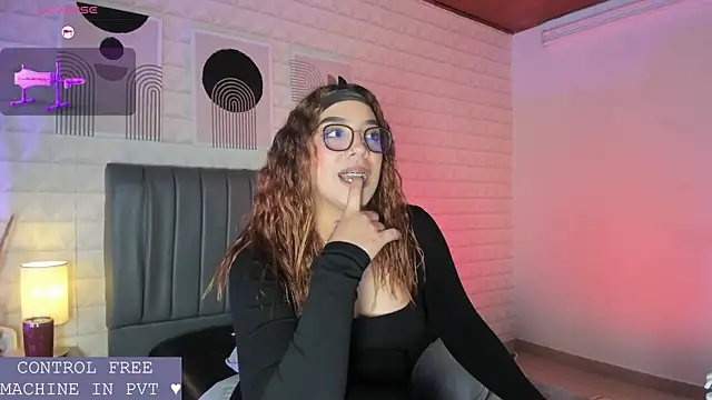Lizzie-Evans webcam