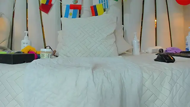 violet_gray_ webcam