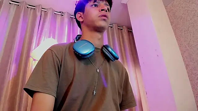 Ethan_qop webcam