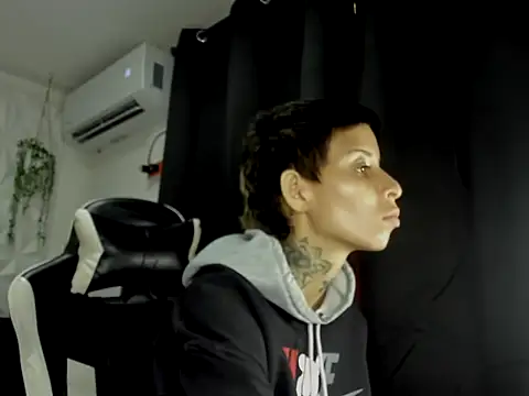 lunallena_17 webcam
