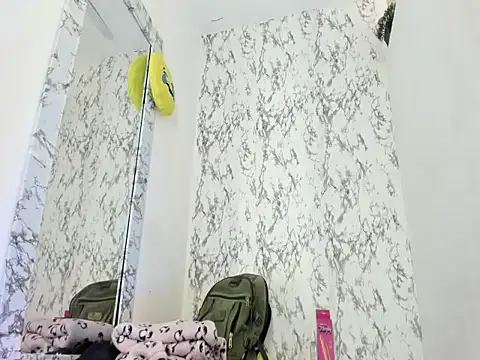 Shanom01 webcam