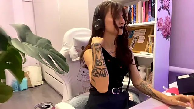 Monica_Cutersseys webcam