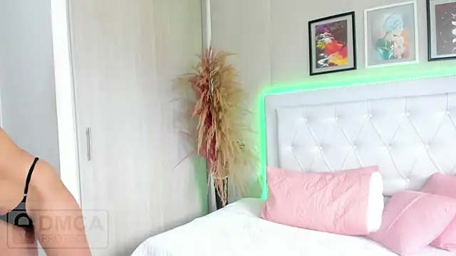 eva__collins webcam