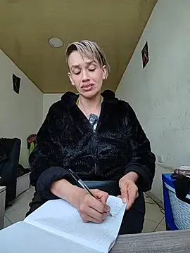 MARILYNKOVANOVA webcam