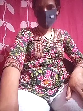 Desi_madamm live cam on StripChat