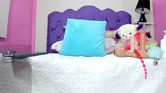 Mara_Summerr webcam