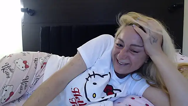 _karolynesyera_ webcam