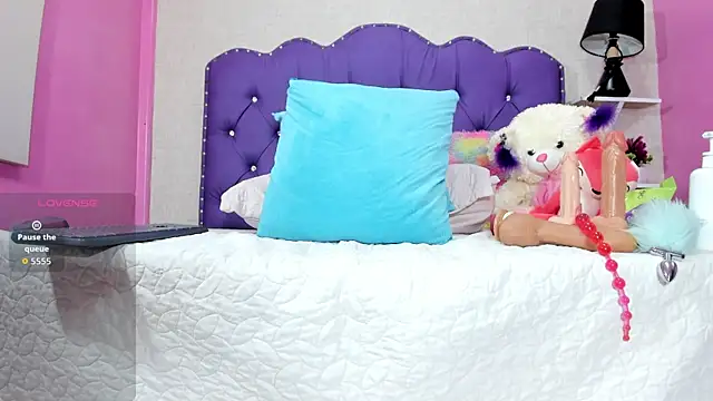 Mara_Summerr webcam