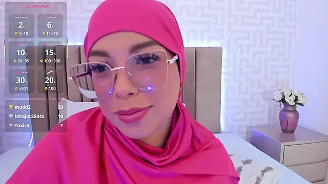 naishaa_ webcam