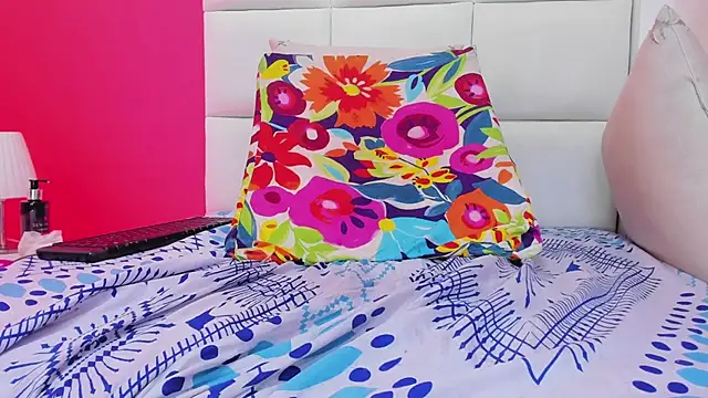 Katecurvy_hot69 webcam