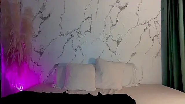 MarcellaGriffin webcam
