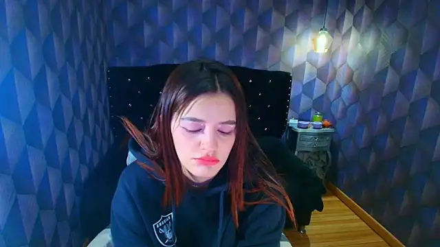 liaharryis (F young) - Massage tits with oil 😋