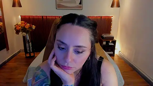 KatherineBond live cam on StripChat