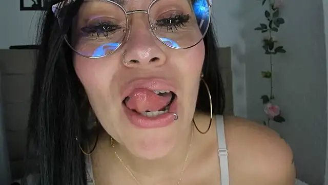 Tania_mature webcam
