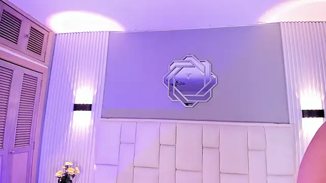 NanaOsaky webcam