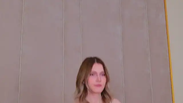 NellieLoyns webcam