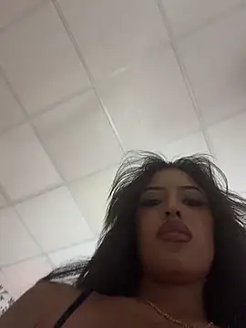 MystiqueXXX webcam