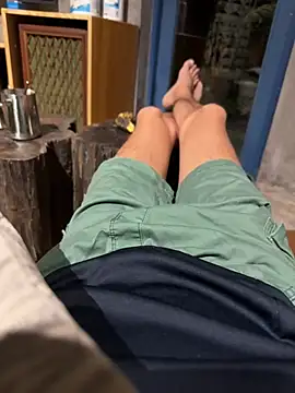 HenryLee1983-cums webcam