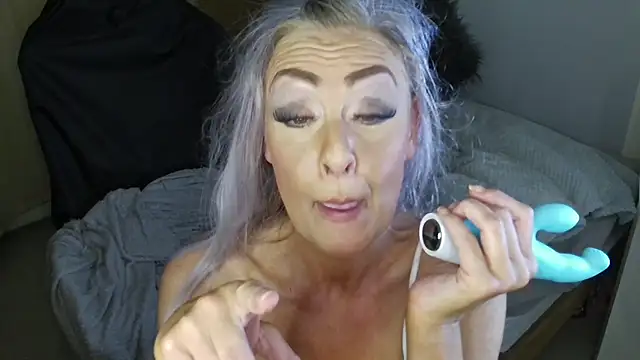 TheOGMiaMystique webcam