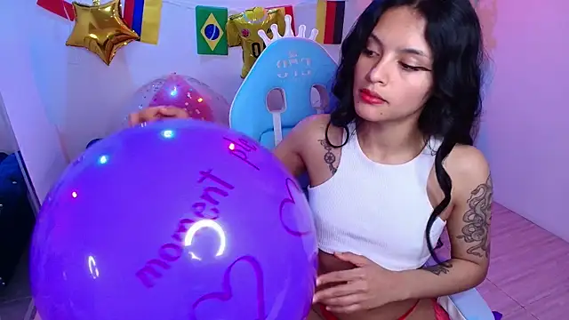 Maddie_T18 webcam