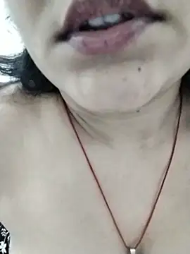 sexyy_nidhii webcam