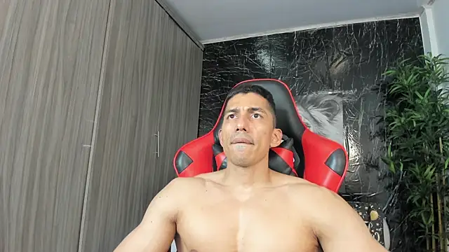Erik_castle webcam